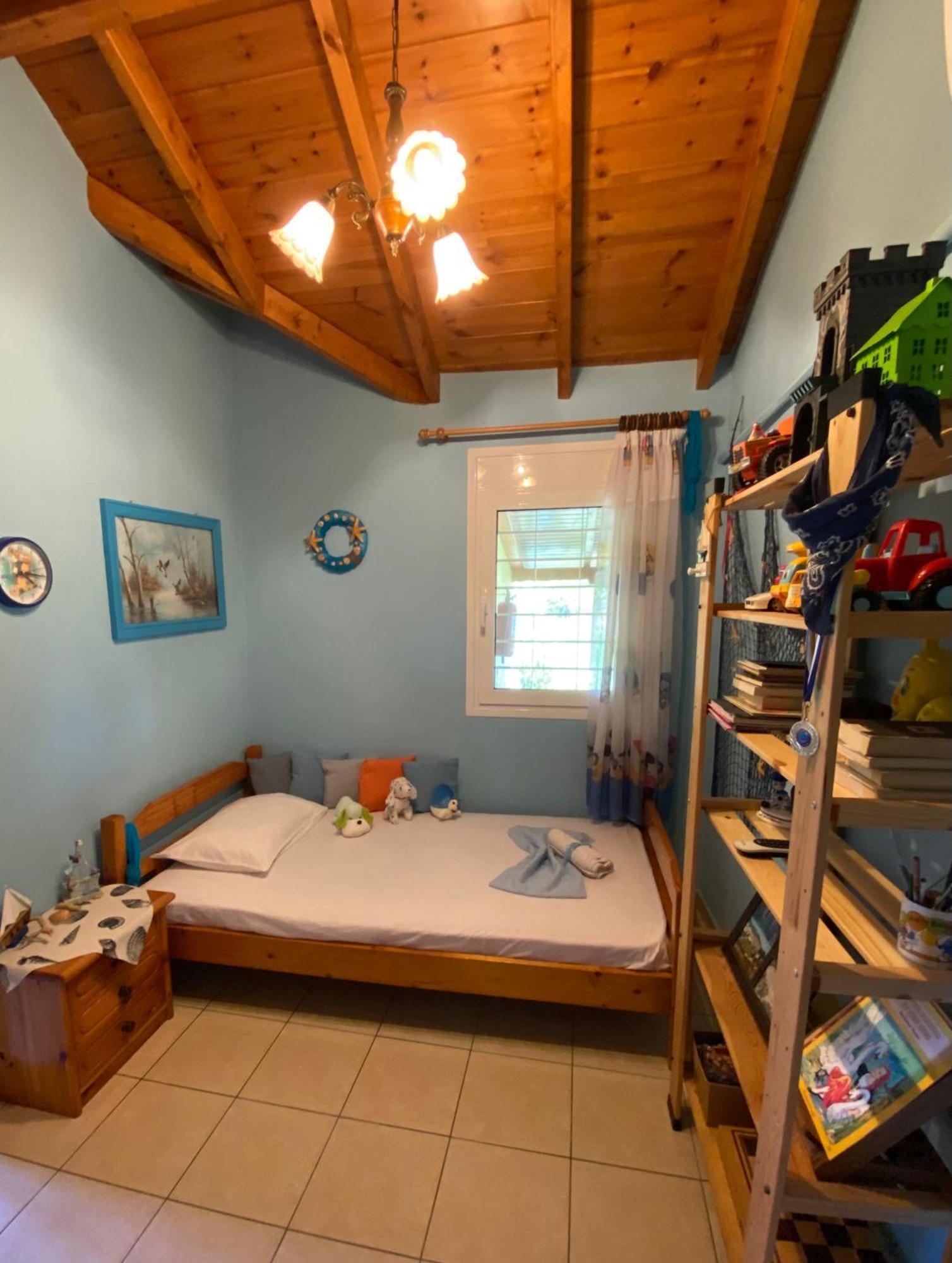 Platanos House Villa Nea Mesagkala Exterior photo