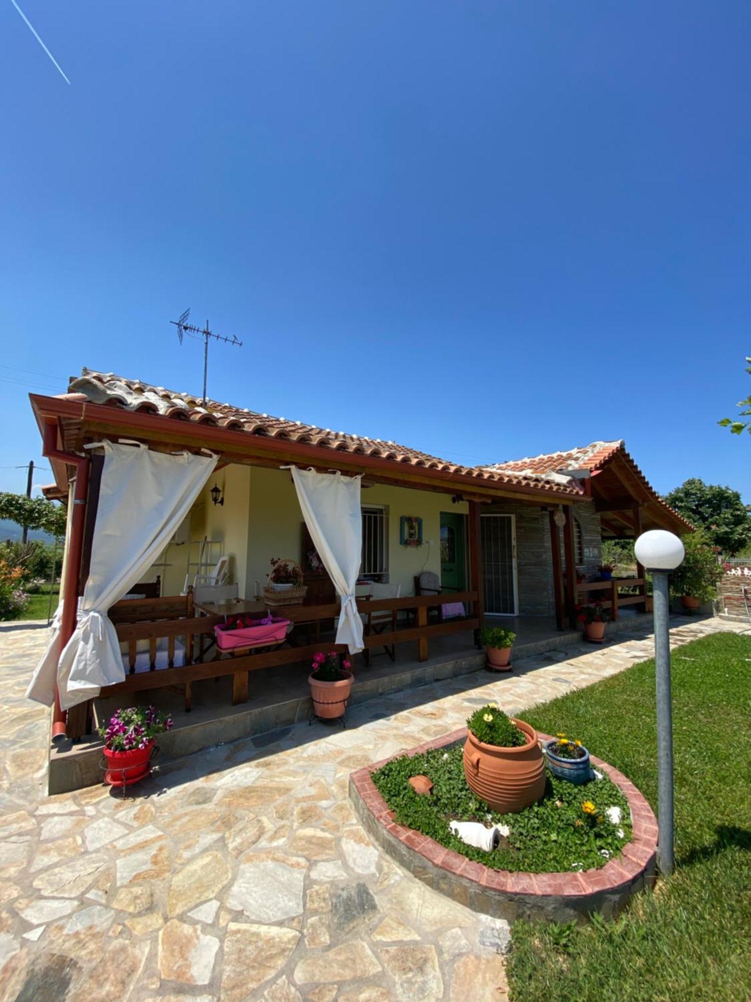 Platanos House Villa Nea Mesagkala Exterior photo